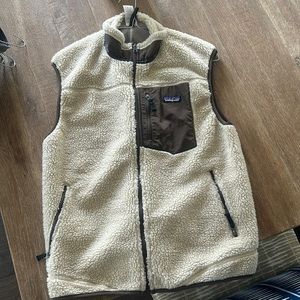 Men’s size large Patagonia vest